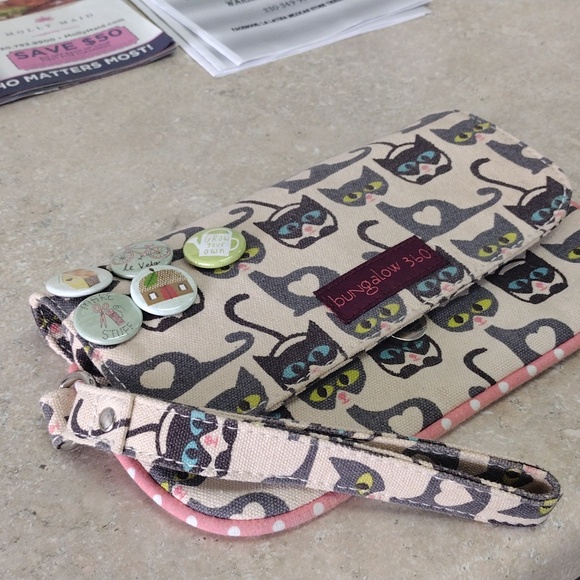 Cat Wristlet - Cat Print Vegan Canvas- Bungalow 360 - Picture 5 of 10